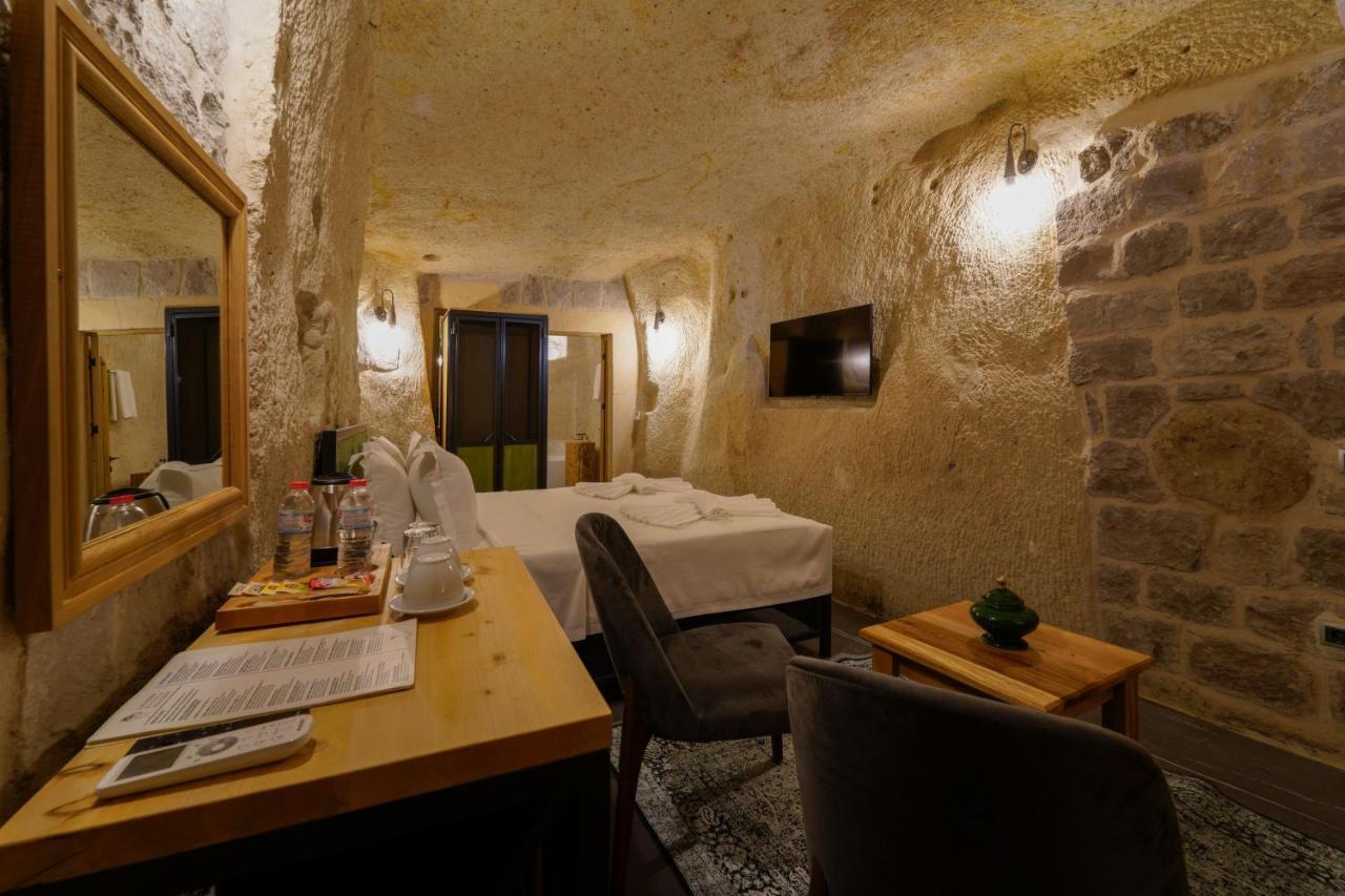 The Niche Cave *