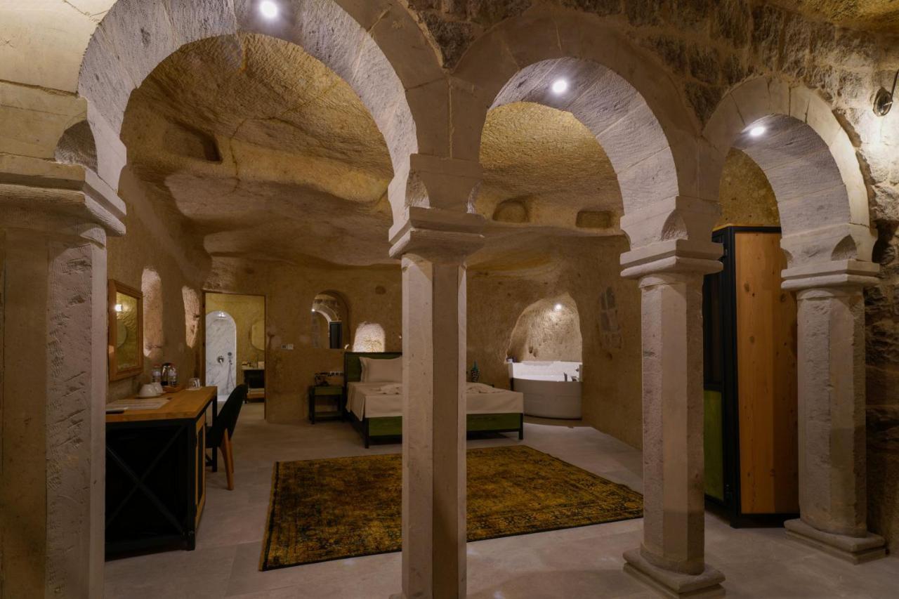 The Niche Cave *