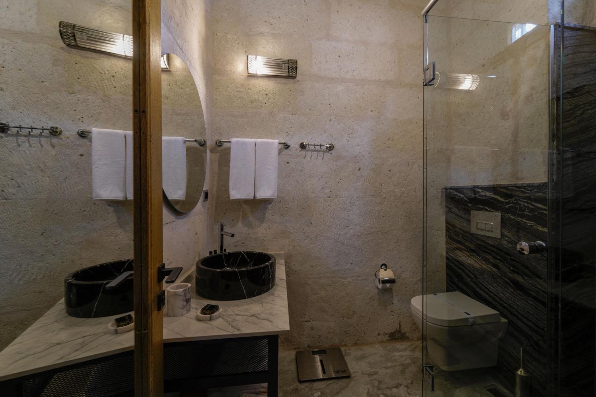 The Niche Cave Hotel *