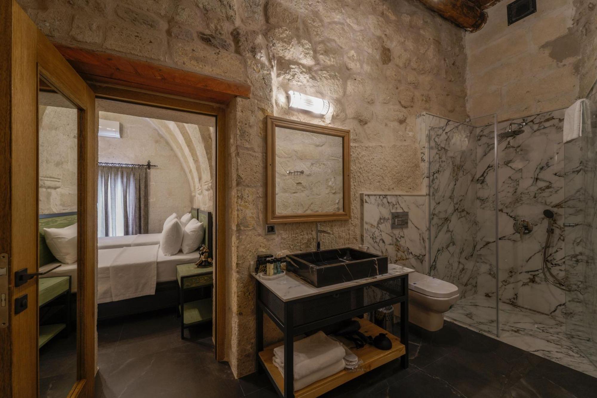 The Niche Cave Hotel *