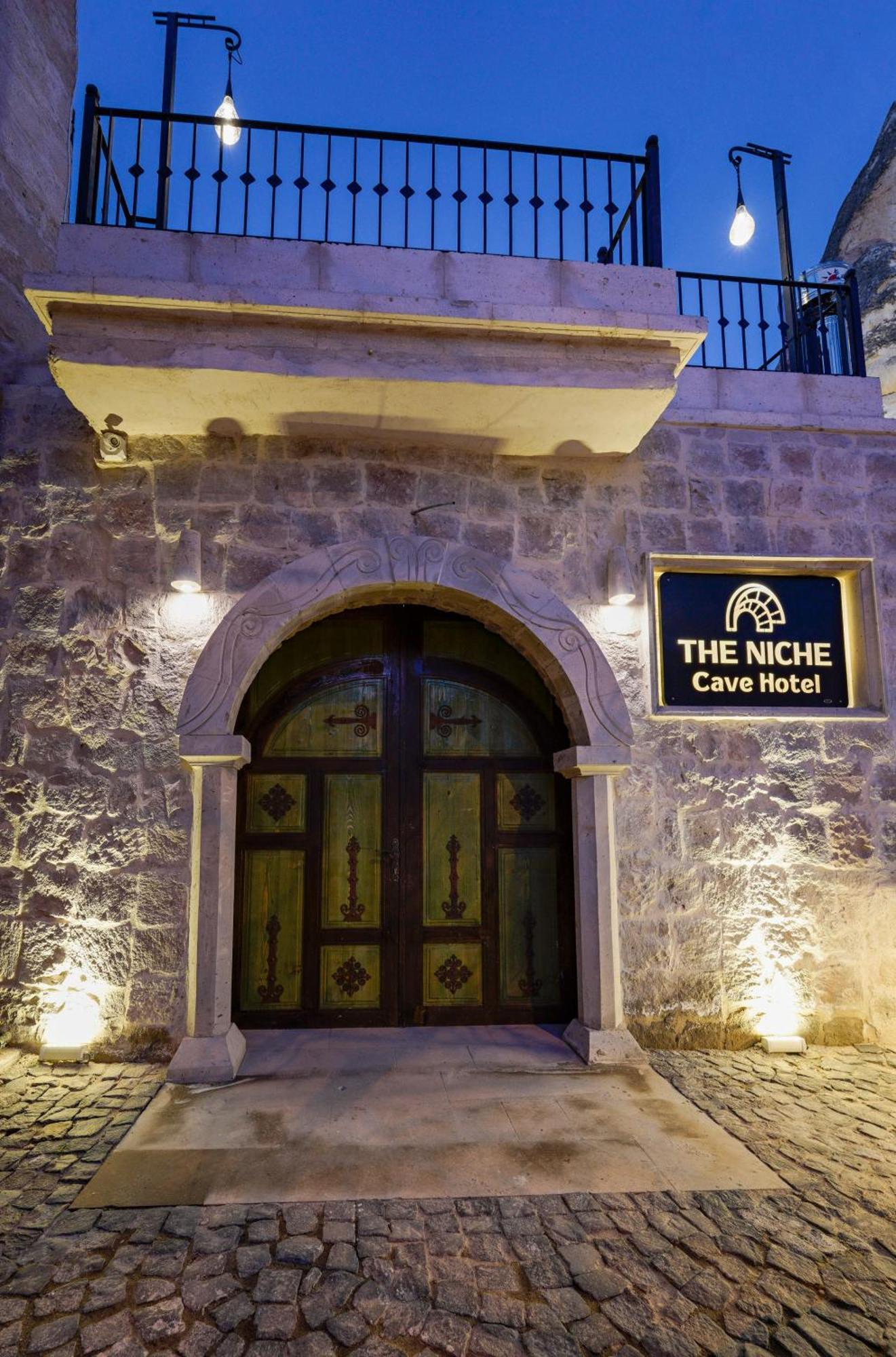 The Niche Cave
