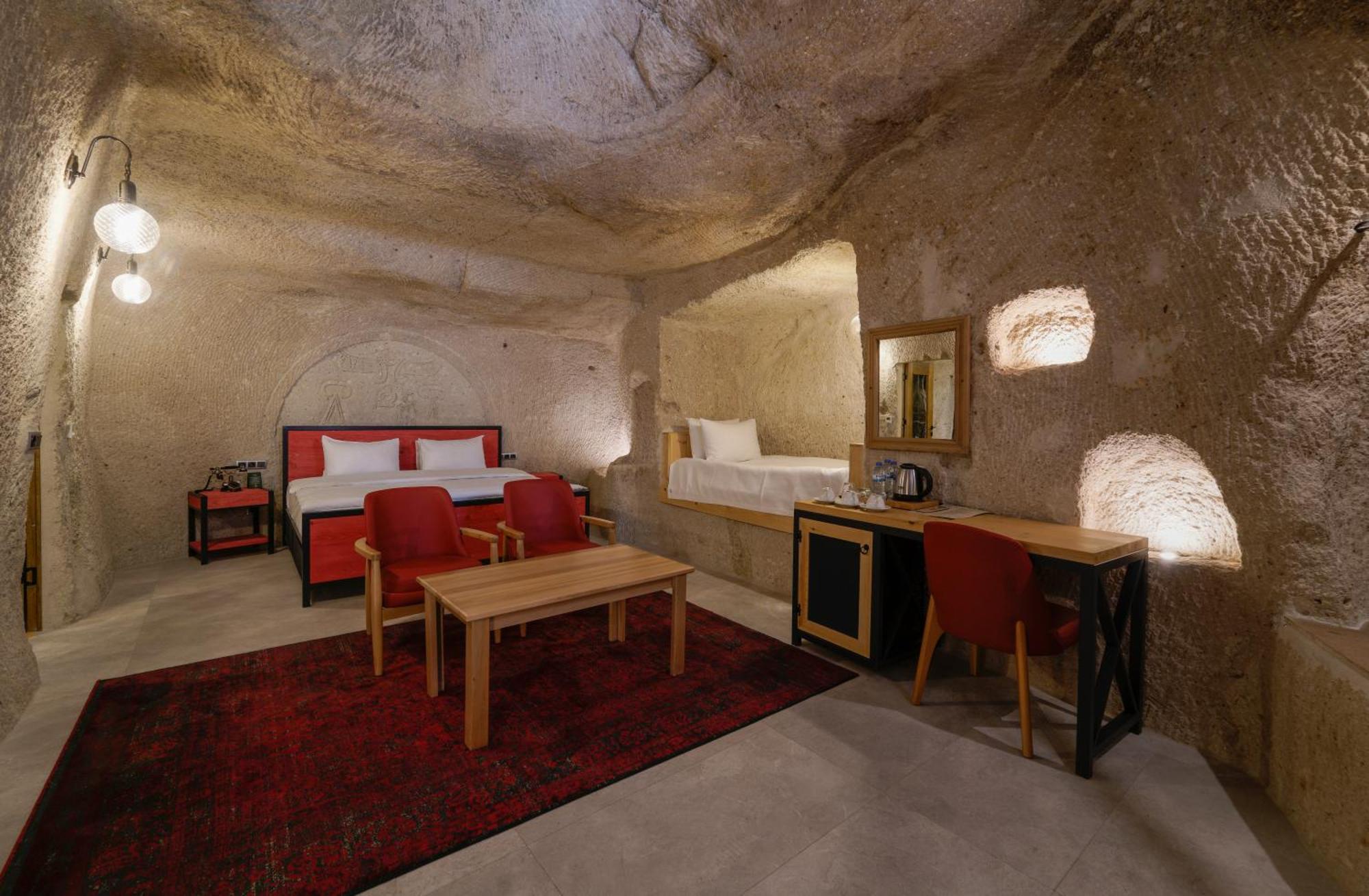 The Niche Cave